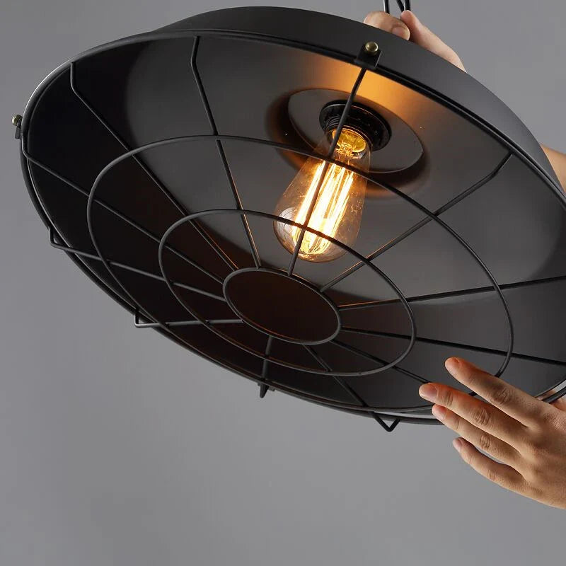 Suspension industrielle noire en fer - Marat